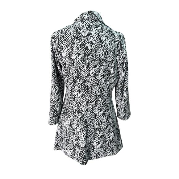 CK Sz 2 Snakeskin Open Front Waterfall Blazer Monochrome Career Urban Chic - Picture 3 of 5